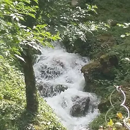 La Petite Maison D'arnal Feriehus *